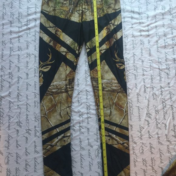 Very Petite Real Tree Polyester Spandex Leggings and Tank - Picture 6 of 11